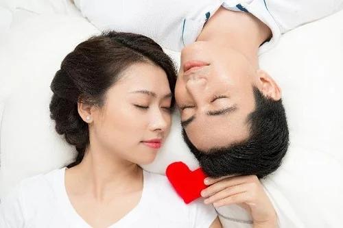 Khoảng cách khi ngủ của vợ chồng giúp cả 2 trăm năm hạnh phúc-2