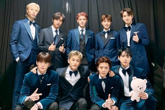 'Đá' BTS và IU ra 'chuồng gà', NCT 127 nuốt không trôi Daesang đầu tiên trong sự nghiệp