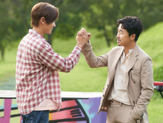 Hai mỹ nam EXO gặp vận đen với diễn xuất trong năm 2021-2