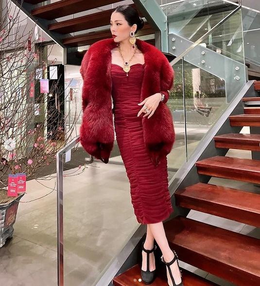 Lệ Quyên lộ mặt nhọn hoắt, hai má hóp rõ vẻ già nua-2