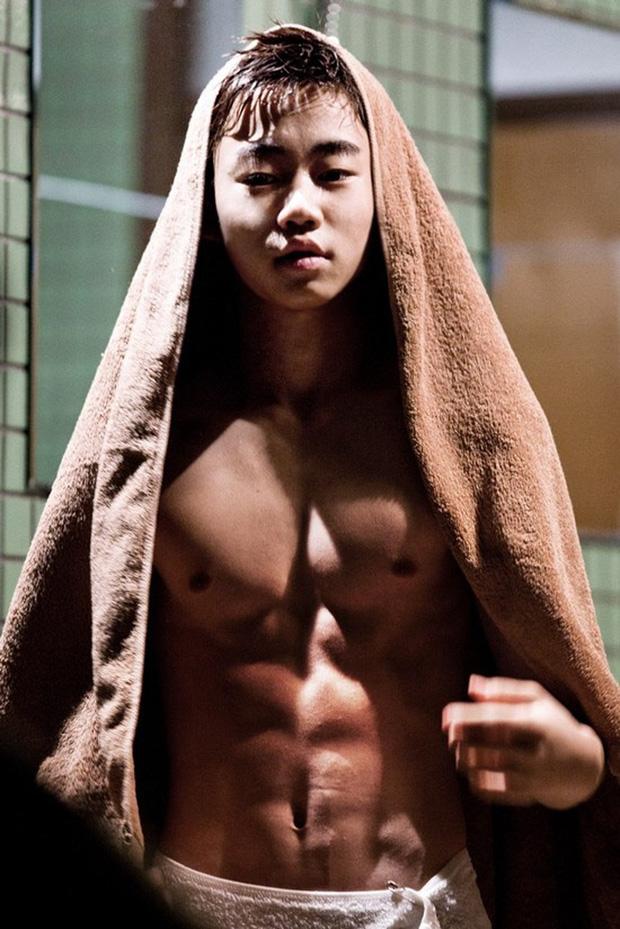 Chụp với Park Shin Hye ở đám cưới, sao nhí gây bão MXH-2