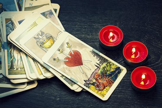 Bói bài Tarot thứ 4 ngày 26/1/2022: Có cơ hội kiếm tiền
