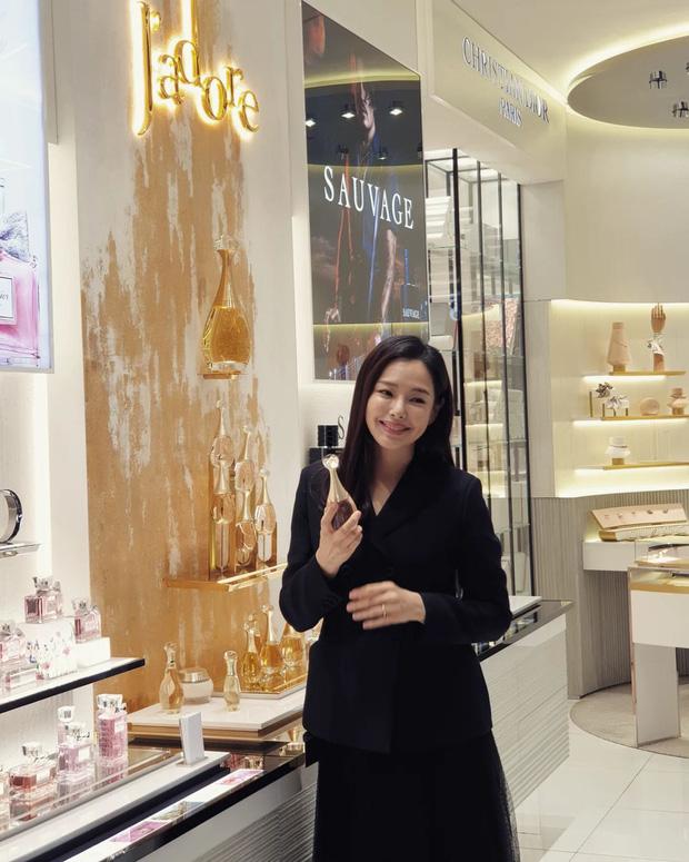 Hoa hậu Honey Lee lộ diện, sắc vóc bà bầu 4 tháng quá hot-2