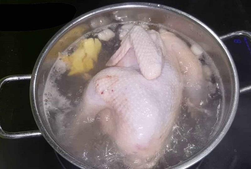 6 sai lầm cơ bản khi luộc gà khiến món ăn trở thành thảm họa-3