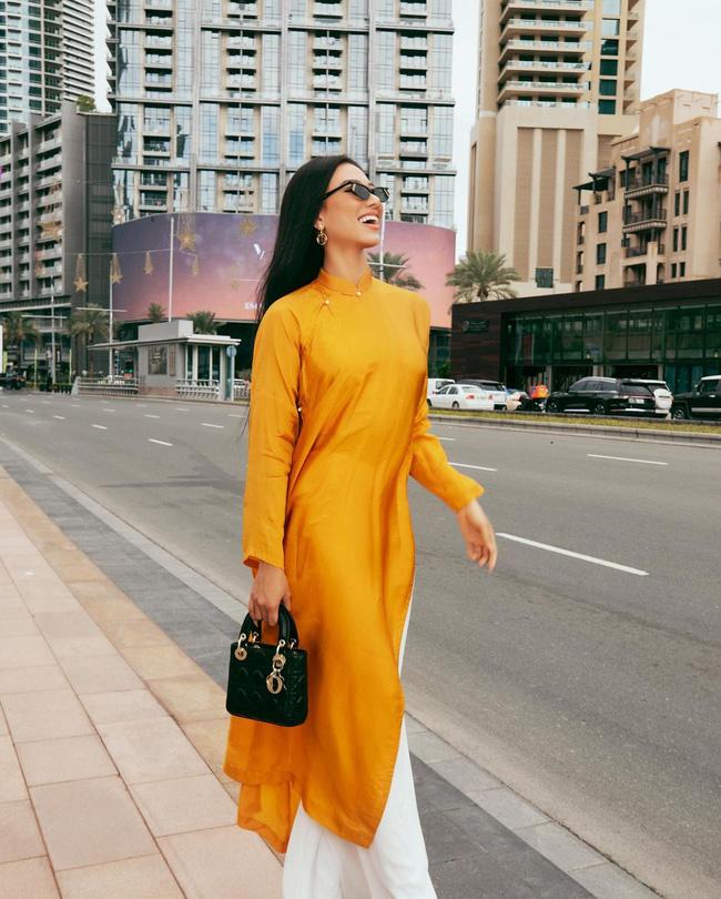 Học Hòa Minzy, Tiểu Vy diện áo dài Tết xinh lung linh-8