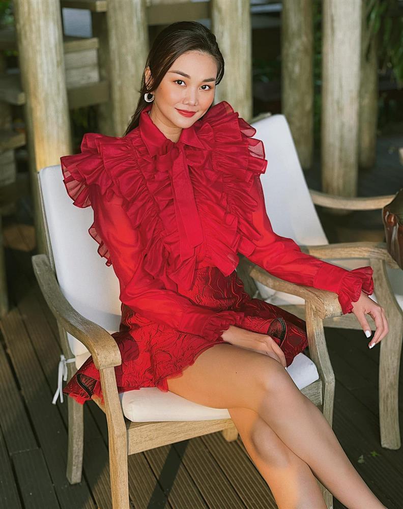 Học sao Việt mặc đồ đỏ chót như lì xì để cả năm may mắn-4