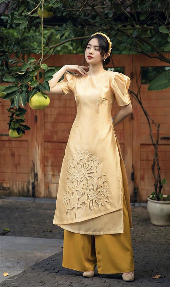 Những mẫu áo dài cách tân đáng sắm nhất Tết 2022-2