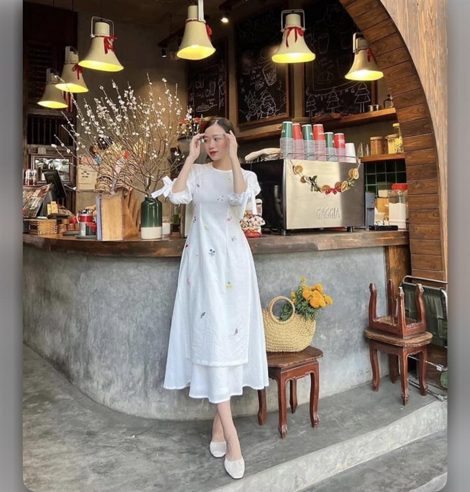 Những mẫu áo dài cách tân đáng sắm nhất Tết 2022-10
