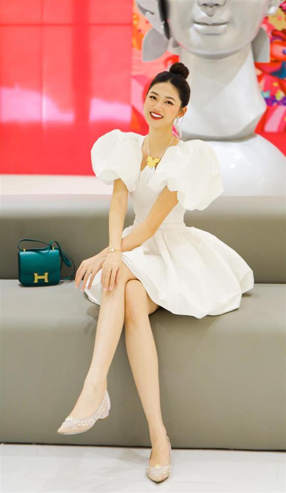 Á hậu lấy chồng đại gia dọn tủ đồ đón Tết như bãi chiến trường-6