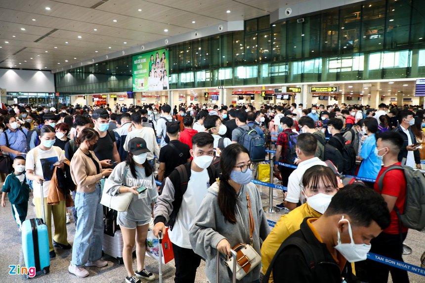 Nhiều nơi nới lỏng quy định cách ly người về quê ăn Tết-1