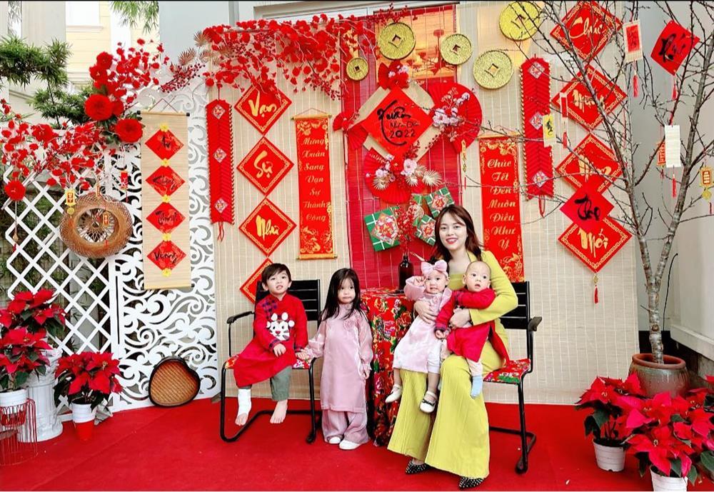 Hằng Túi phát ngôn căng vụ sản phụ xin đẻ mổ, né năm Dần-2