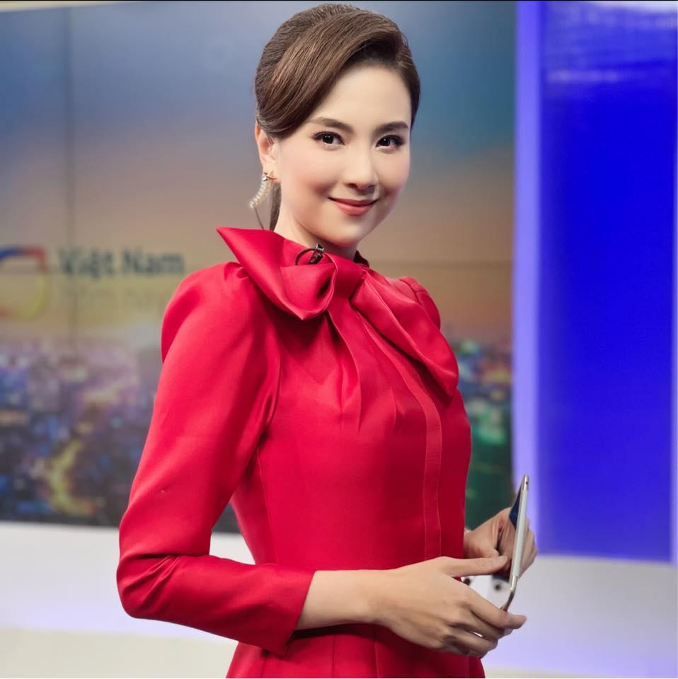 Nhan sắc MC Mai Ngọc cân đẹp hai Hoa hậu đình đám-5