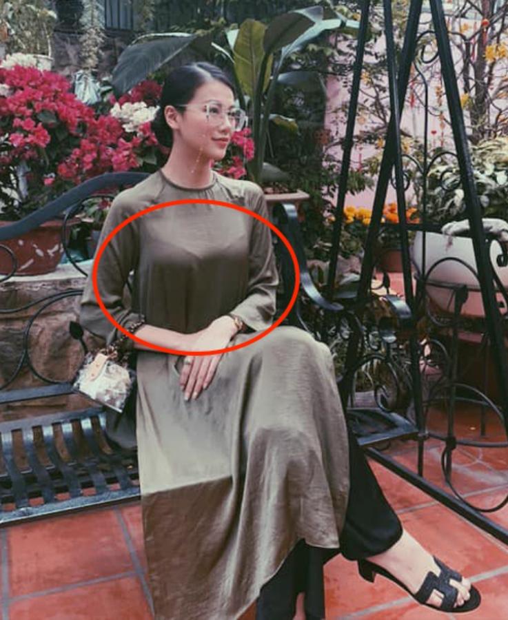 Sự quý phái mà Miss Earth Phương Khánh muốn tạo dựng đổ xuống sông xuống biển hết vì hằn rõ nguyên bộ nội y.