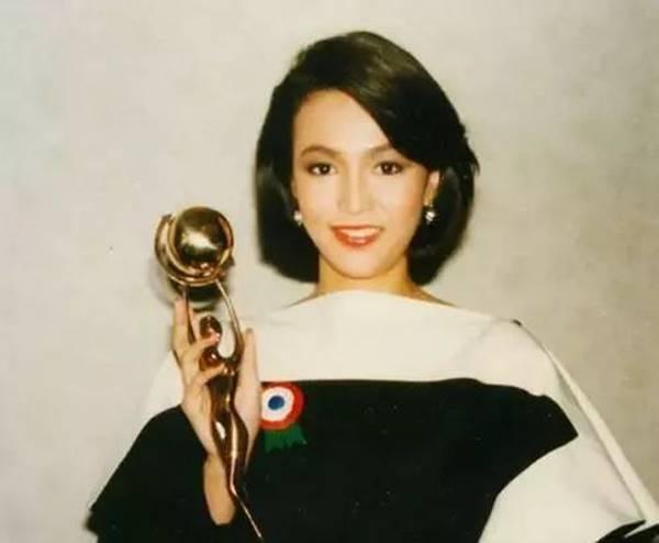 Báo ứng sao nữ chảnh chọe: Xưa tát bạn diễn, nay sống thảm hại-1