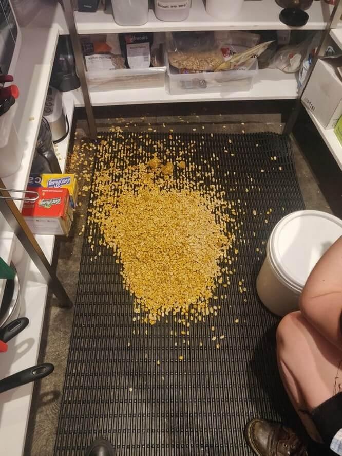 Đắng lòng với những con người gặp sự cố cười ra nước mắt-12