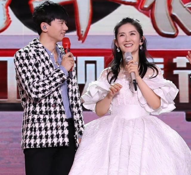 MC đình đám Tạ Na bị trầm cảm sau sinh-2