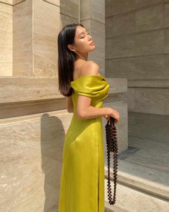 Mặc chung áo dài với Lan Khuê, Khánh Vân bị chê nhạt nhẽo-8