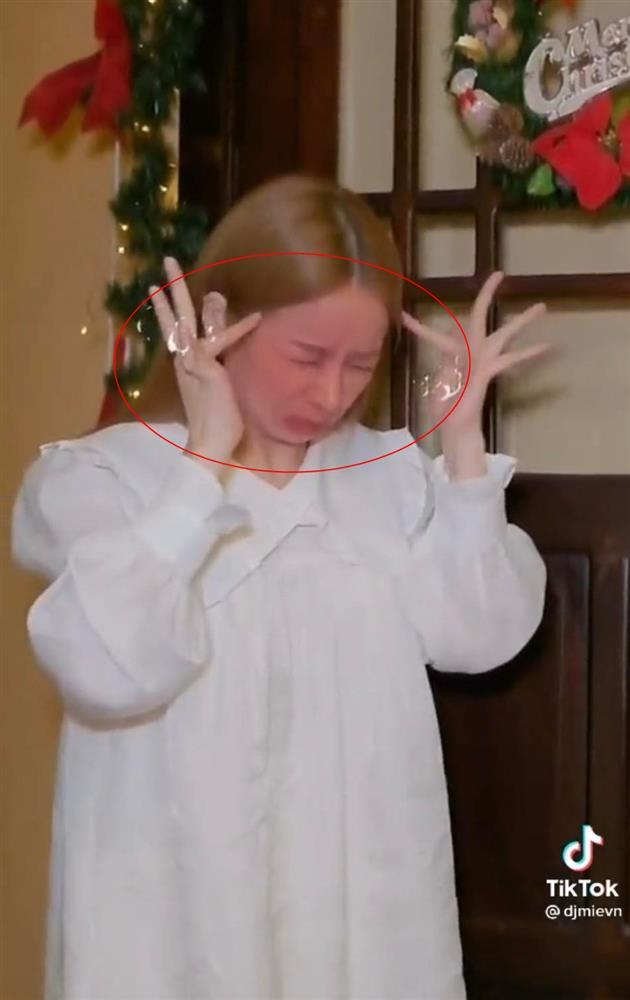 DJ Mie xuất hiện với chiếc mũi khoằm khác lạ nghi mới dao kéo-3