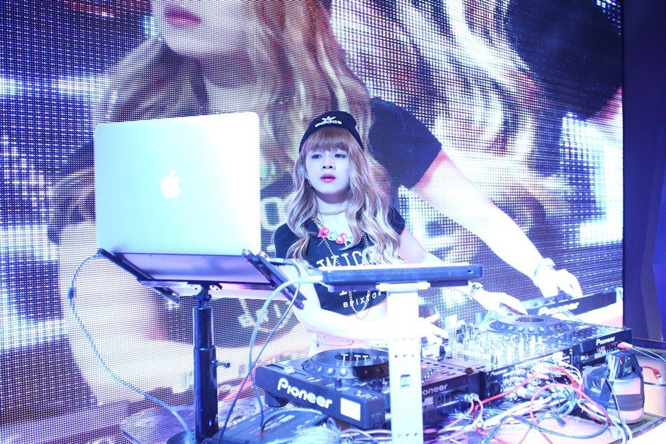 DJ Mie xuất hiện với chiếc mũi khoằm khác lạ nghi mới dao kéo-7