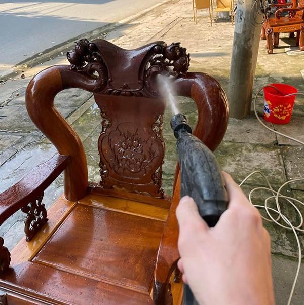 Dân mạng truyền tay tuyệt chiêu lau bàn ghế hóc hiểm ngày Tết-2