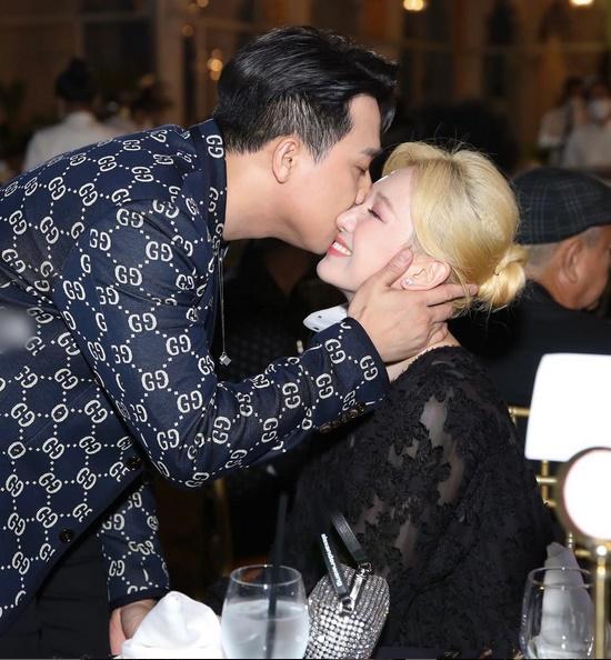 Hết hồn gương mặt trắng bệch của Hari Won trong ảnh cẩu lương-4