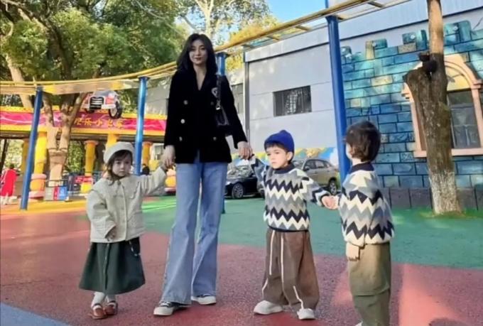 Người mẫu Trung Quốc mua tinh trùng để sinh 3 con-2