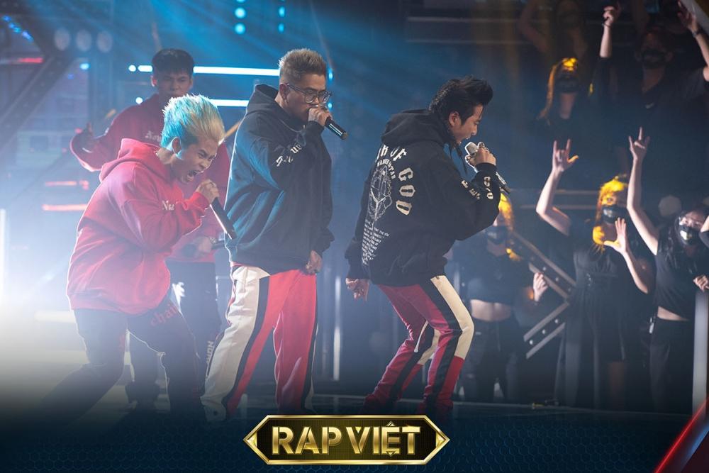 Đứng chung sân khấu với Dlow và Seachains, Karik tạo nên tuyệt tác rợn người”-3