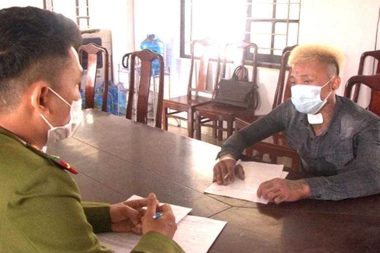 Thanh niên có hình xăm trên trán đổ xăng đốt người yêu-2