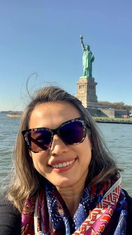 Hoa hậu Việt Nam đẹp lệch chuẩn, sang Mỹ làm nông dân hiện ra sao?-10