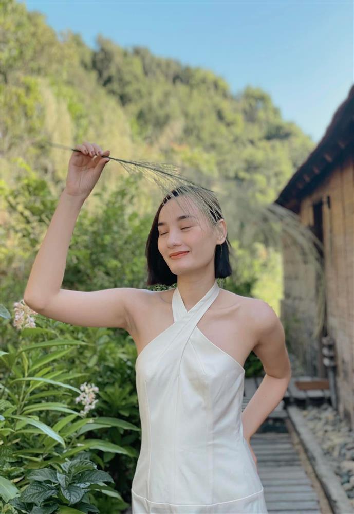 Bị chê ngực như đàn ông, Lê Thúy: Chồng mình không thích bự-4