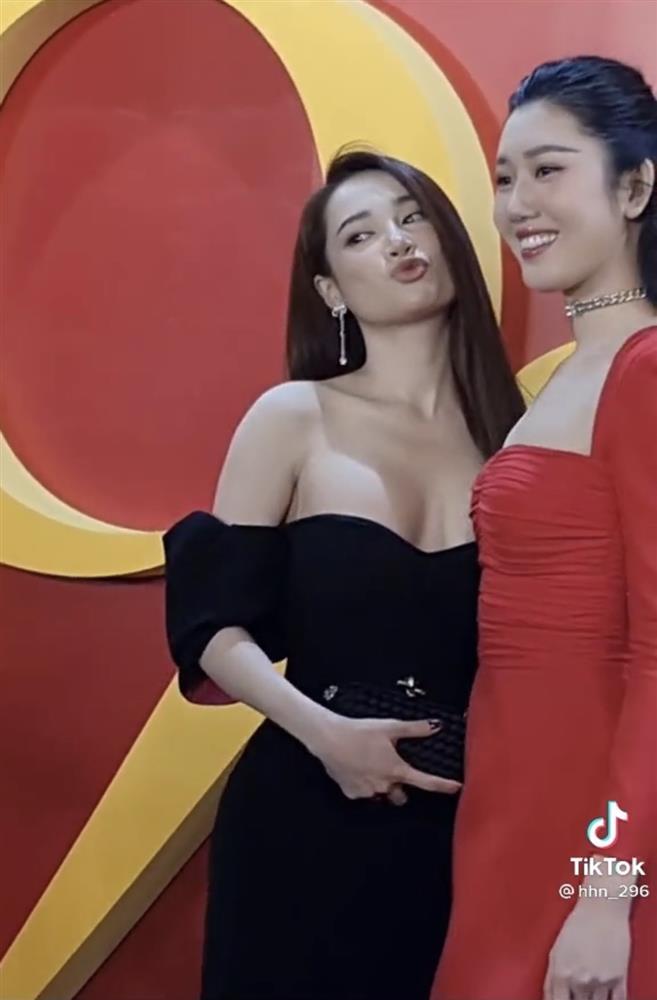 Những lần Nhã Phương bị nghi bơm ngực vì vòng 1 quá khủng-4