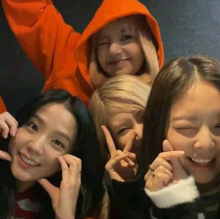 Jennie ghen tỵ với Jung Hae In vì lo bị cướp mất Jisoo-6