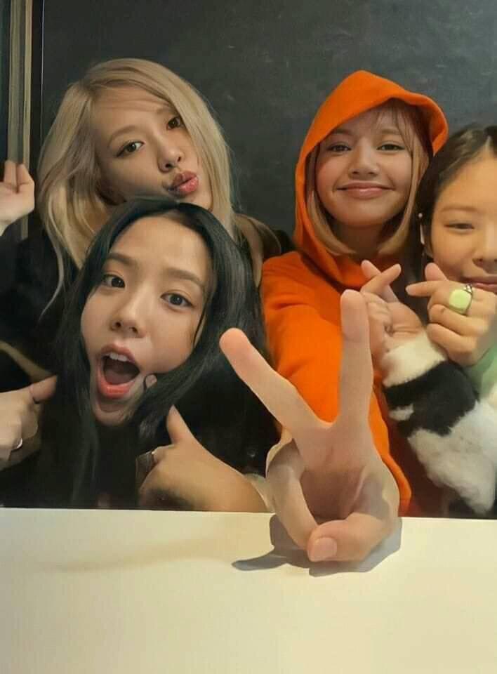 Jennie ghen tỵ với Jung Hae In vì lo bị cướp mất Jisoo-7