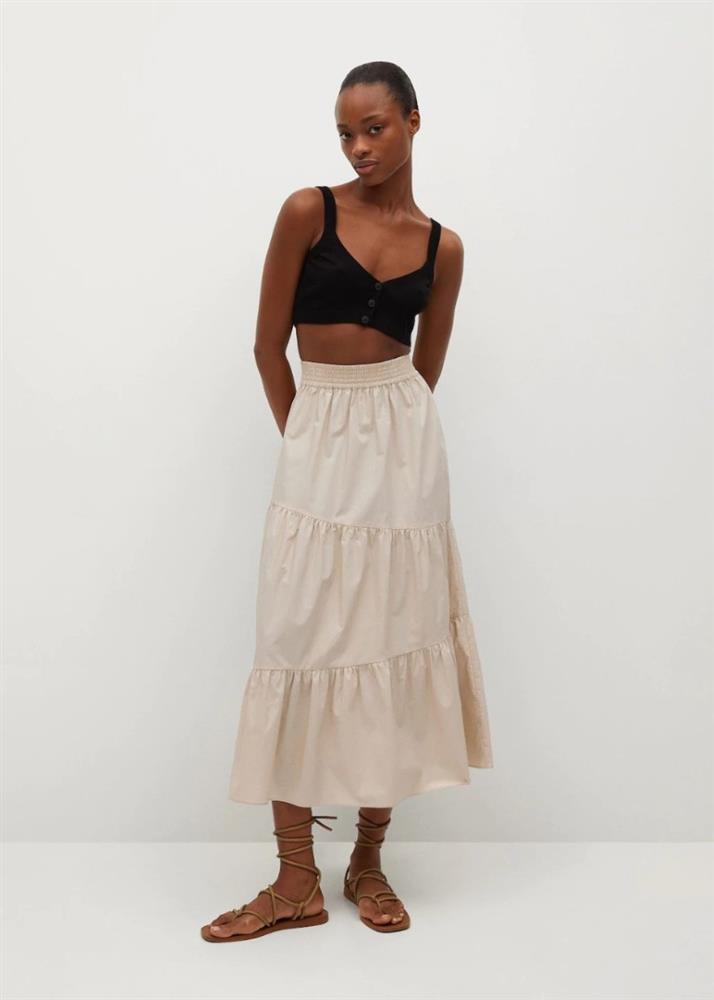 Mặc gì với chân váy màu be để diện mạo xinh xắn chơi Tết?-8