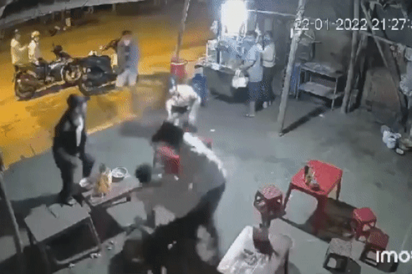 Clip: Tìm ra danh tính thanh niên áo đen nổi danh 'giàu vì bạn'