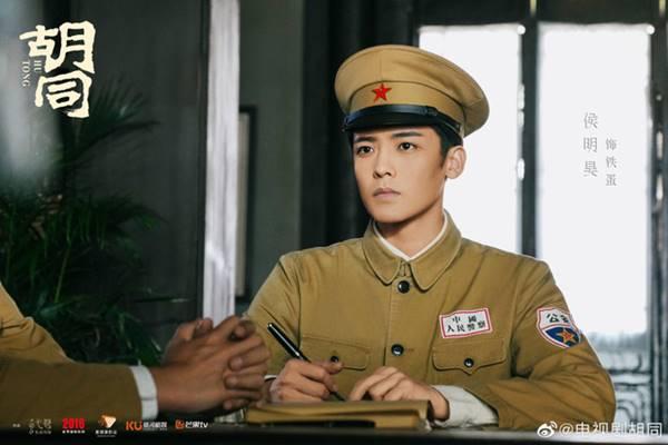 Biểu cảm Triệu Lộ Tư ra sao mà bị ví với búp bê ma Annabelle?-5