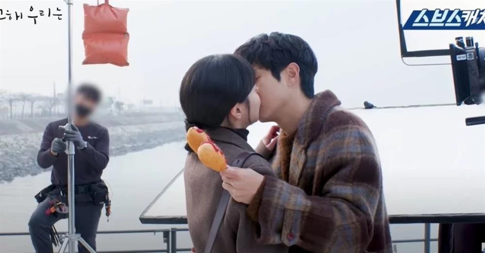 Vì sao Choi Woo Sik và Kim Da Mi khiến khán giả phát cuồng?-6