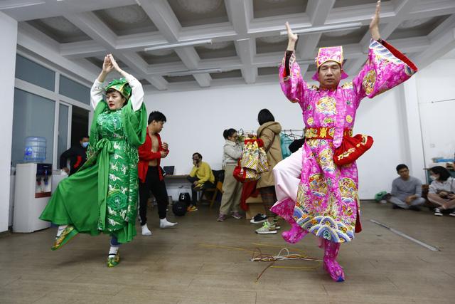 Loạt xiêm y chất chơi của Táo Quân 2022-3