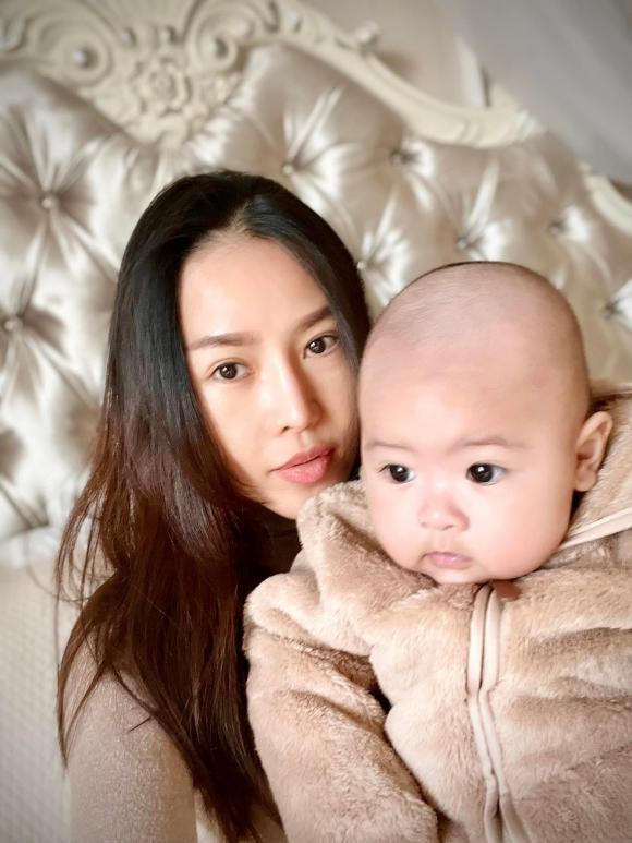 Quế Vân diện quần ngắn cũn khoe body như thời chưa sinh con thứ 3-7