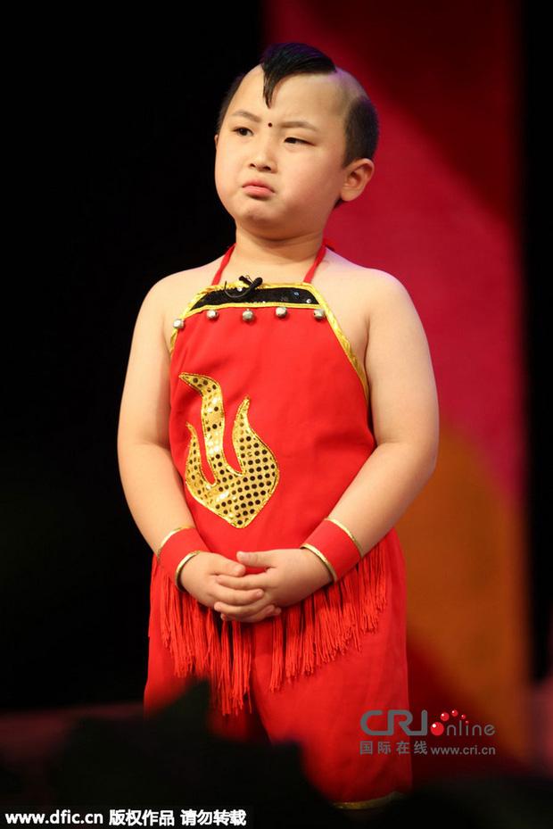 Búp bê ảnh Tết gây sốt 10 năm trước đã qua đời-3