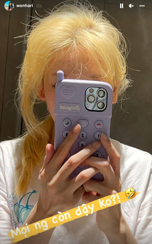 Mái tóc tẩy bạch kim của Hari Won chưa đến Tết đã xơ rối như chổi-3