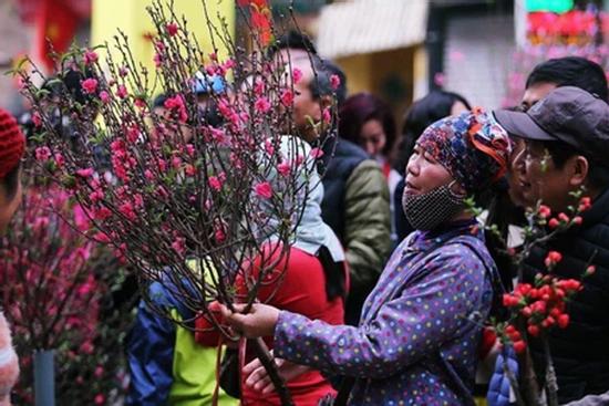 Không khí lạnh tràn về ngày cận kề Tết Nguyên đán, Hà Nội chỉ còn 11 độ C