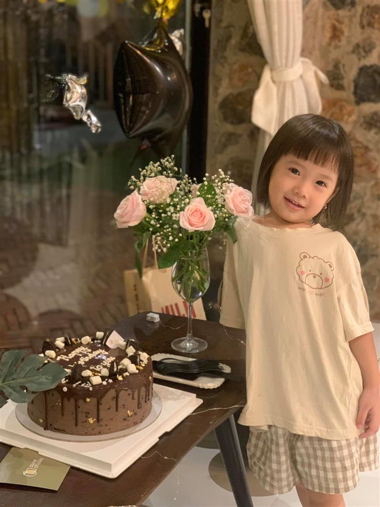 Ngỡ ngàng ngoại hình phổng phao con gái JustaTee-3