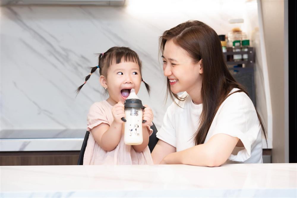 Ngỡ ngàng ngoại hình phổng phao con gái JustaTee-4