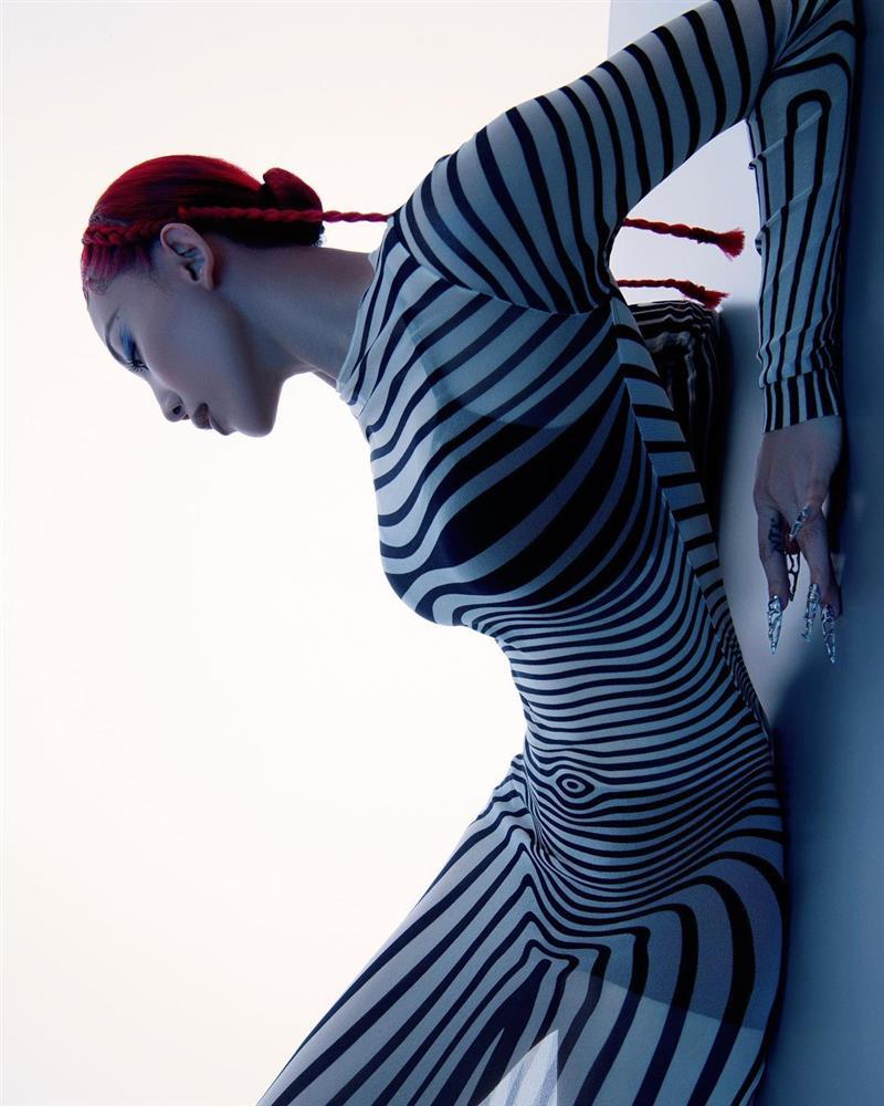 Tóc Tiên đụng hàng Kim Kardashian cùng dàn bom sex thế giới-4