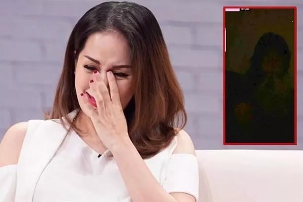 Mối quan hệ của Khánh Thi và bố mẹ Phan Hiển-7