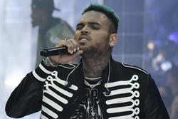 Chris Brown bị cáo buộc đánh thuốc mê, cưỡng bức một vũ công