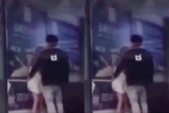 Clip: Cãi nhau, cô gái tụt váy nơi đông người ép bạn trai xin lỗi