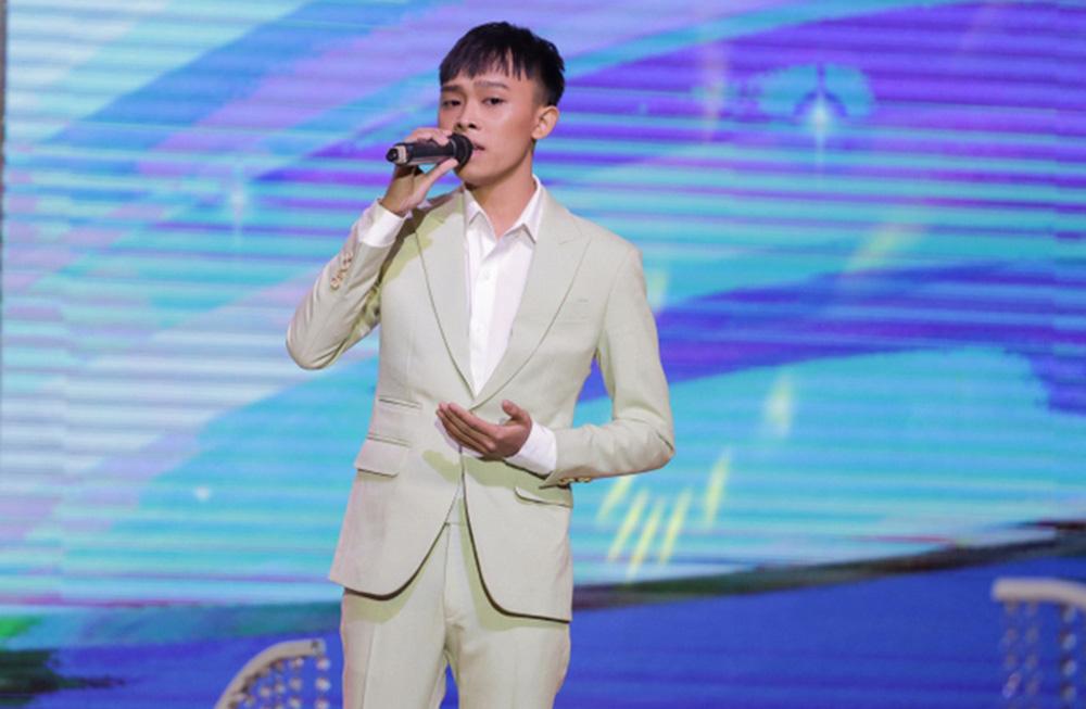 Hồ Văn Cường hát ngày càng kém, người nghe buông lời chê bai-1