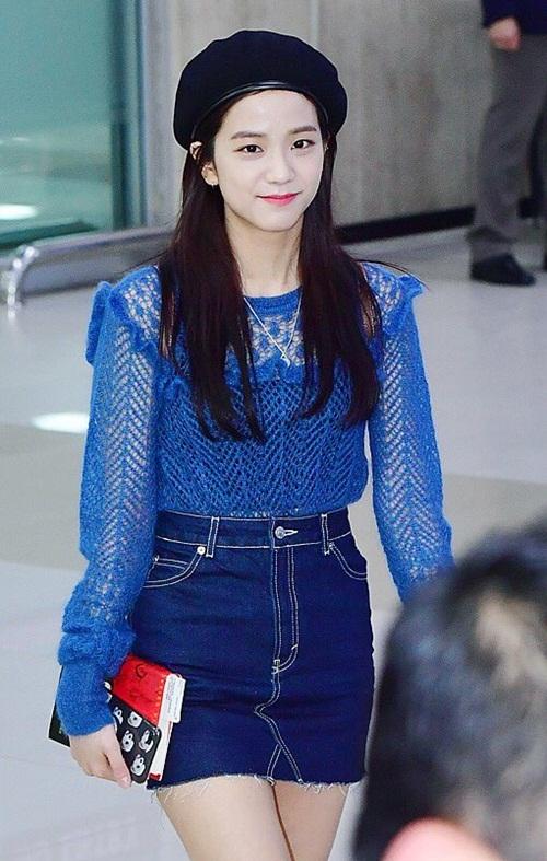 Jisoo từng diện loạt váy áo thảm họa, vì xinh nên được tha thứ-6